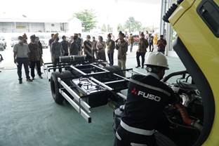 Penjualan Truk Moncer, Mitsubishi Fuso Semringah
